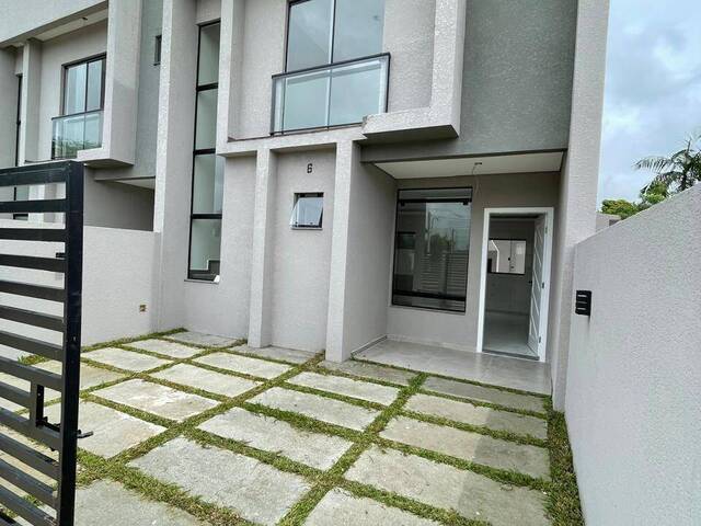 #147 - Casa para Venda em Paranaguá - PR