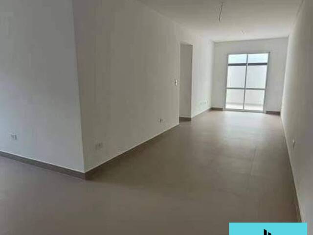 #16 - Apartamento para Venda em Paranaguá - PR