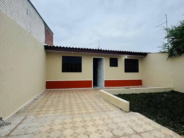 #298 - Casa para Venda em Paranaguá - PR